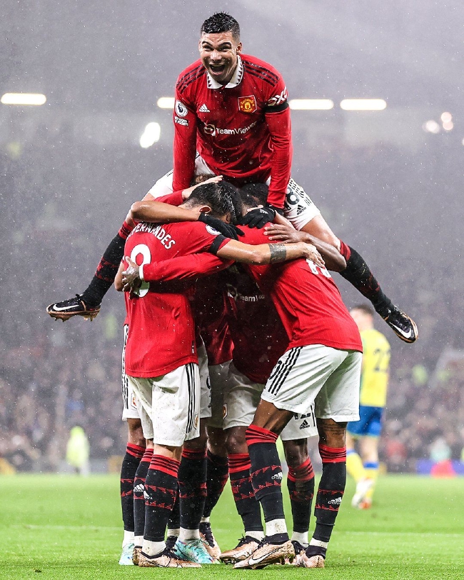 更是他对足 更是他对足