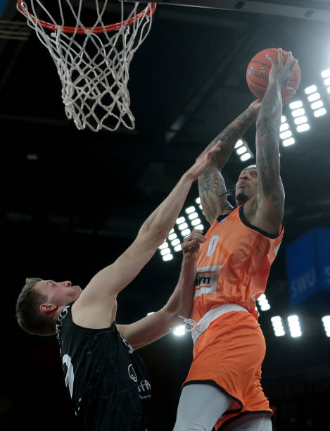 凭借出色的 凭借出色的