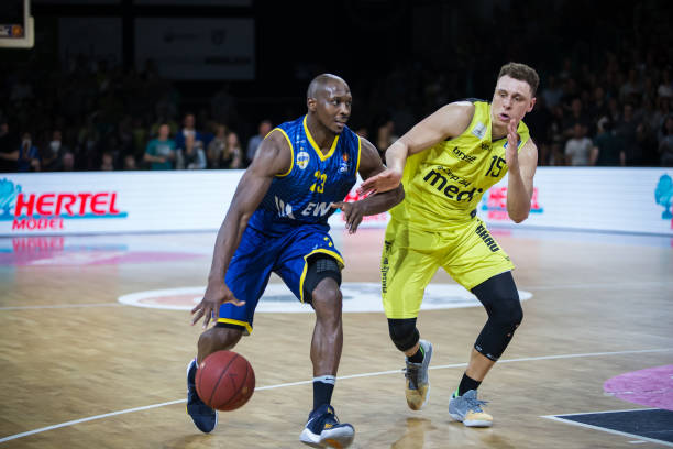 凭借着本赛 凭借着本赛