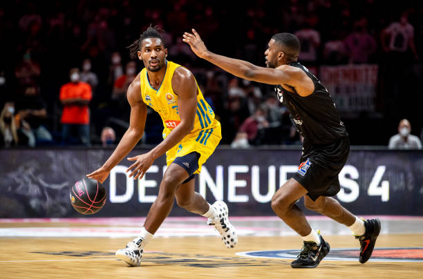 吉马良斯和 吉马良斯和